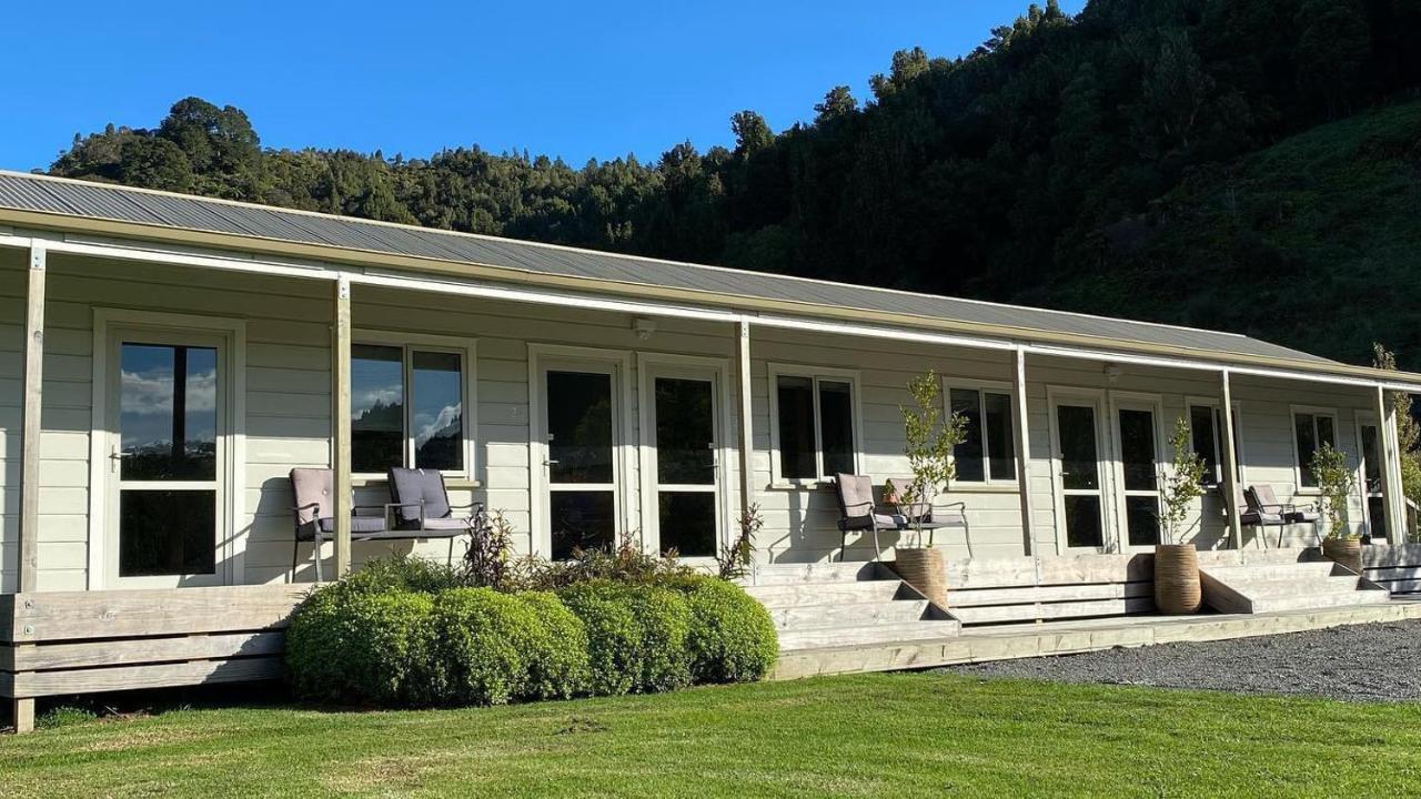 Whangamomona Inn